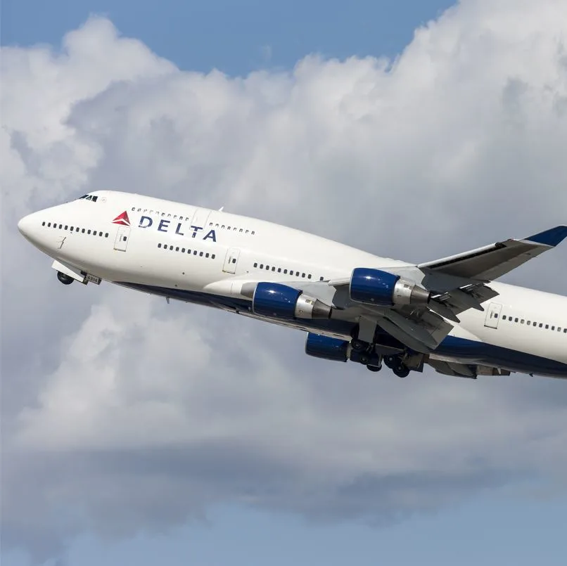 Delta Plane In Flight