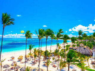 This Punta Cana Resort Boasts Sargassum-Free Beaches Thanks To New Technology (2)