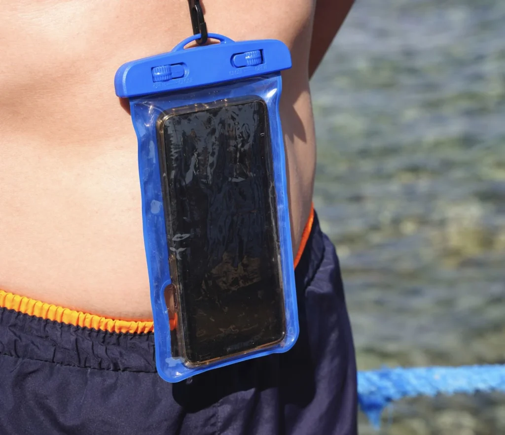 Waterproof-phone-pouch