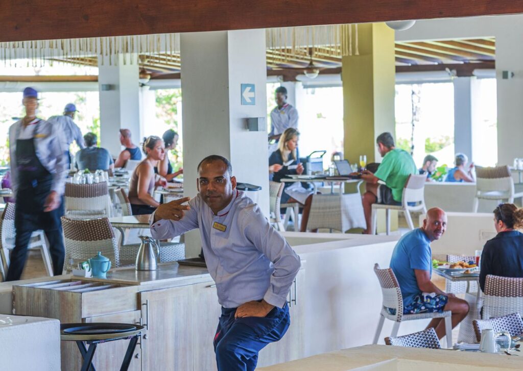 Punta Cana Staff servera