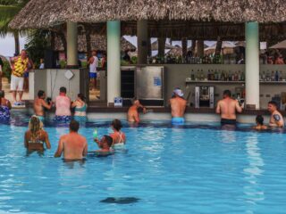 Should You Tip In US Dollars Or Pesos In Punta Cana Here Is What Workers Say